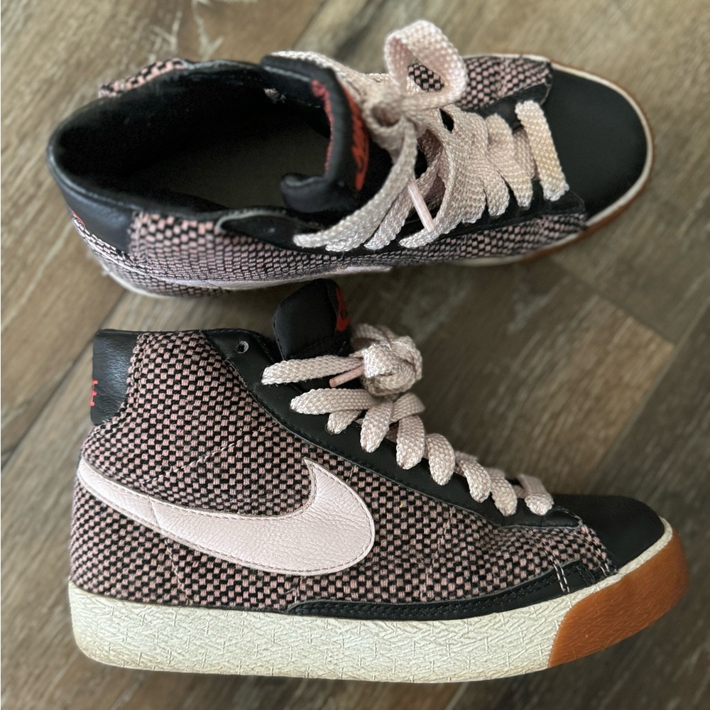 Nike women's blazer mid 73